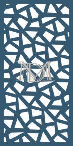 Panel arquitectónico de corte láser con patrón geométrico asimétrico tipo Voronoi o cristal fracturado.