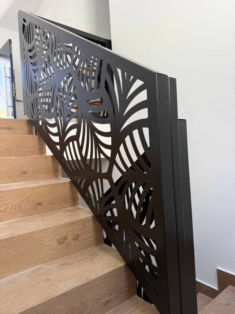 barandillas escaleras interiores de diseño de hojas en corte laser metalica